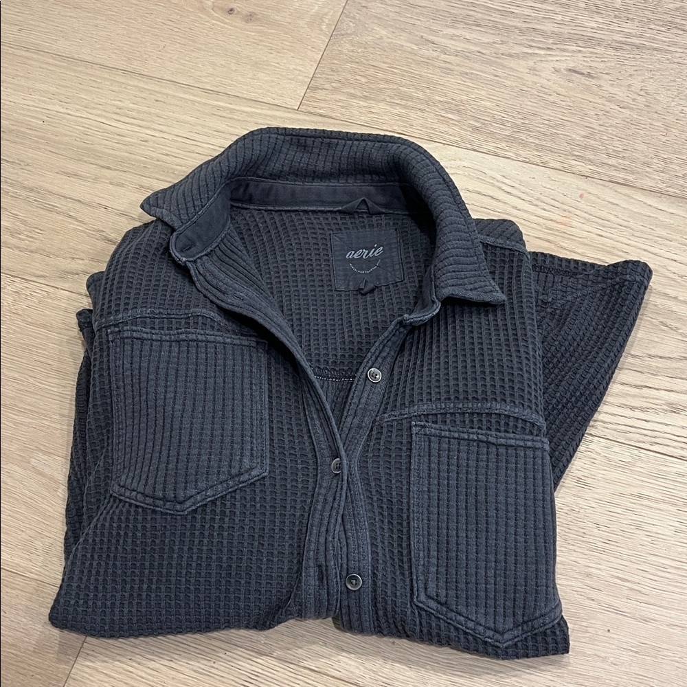 AERIE oversized  dark gray  Waffle button up